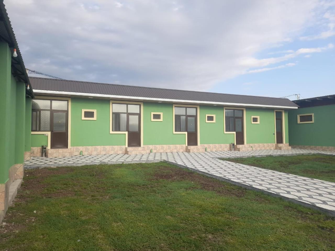 Seki Qonaq Evi Motel Bilik gambar