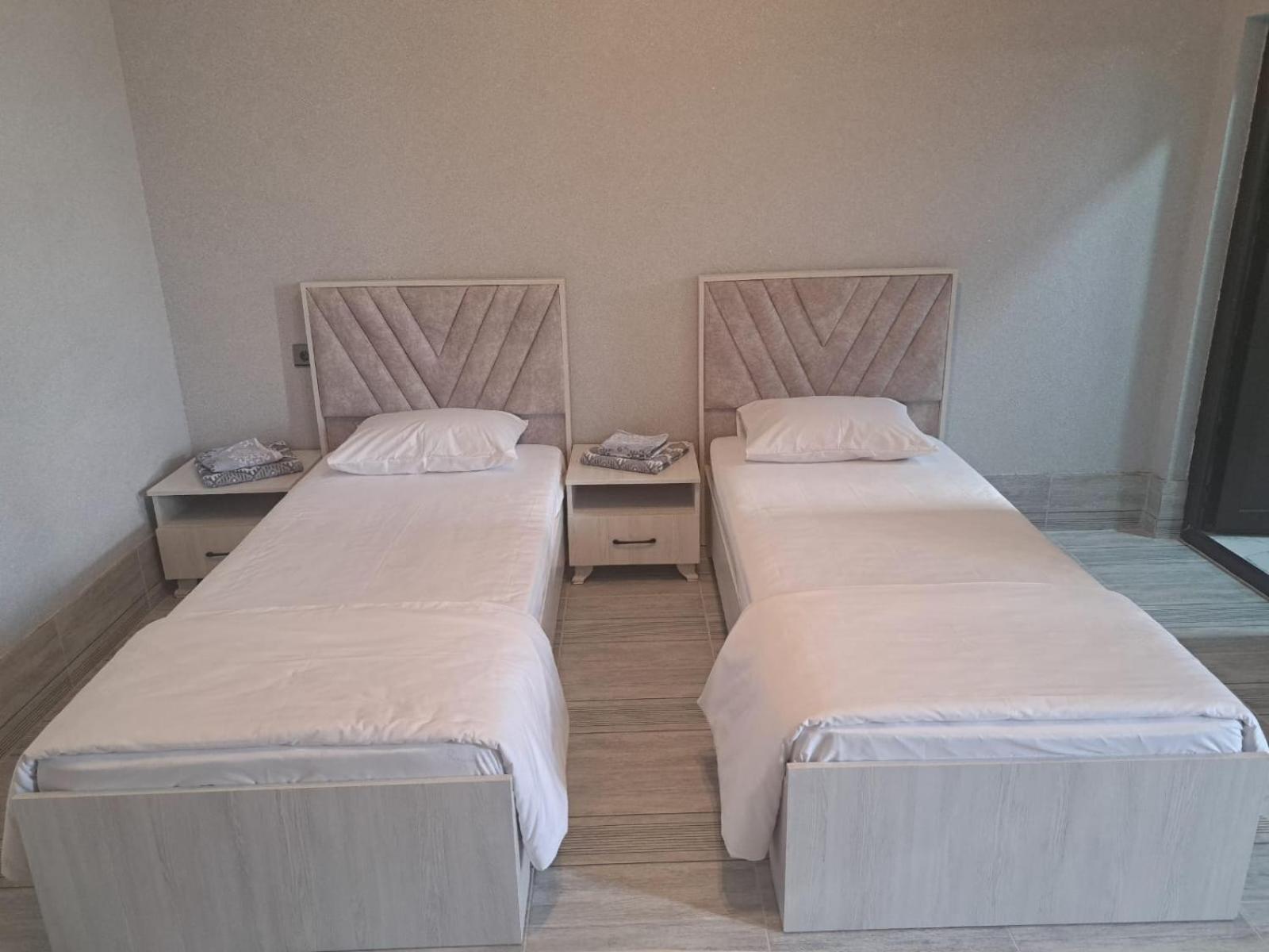 Seki Qonaq Evi Motel Bilik gambar